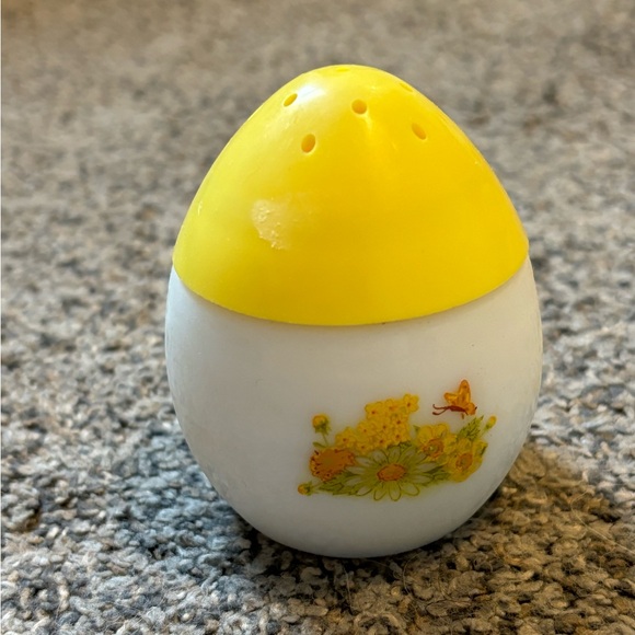 Avon Other - Avon Buttercup Salt Shaker